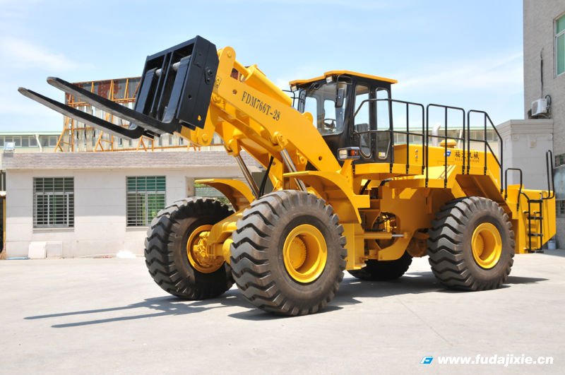 米兰注册28吨轮式叉装车通过福建省新产品新技术